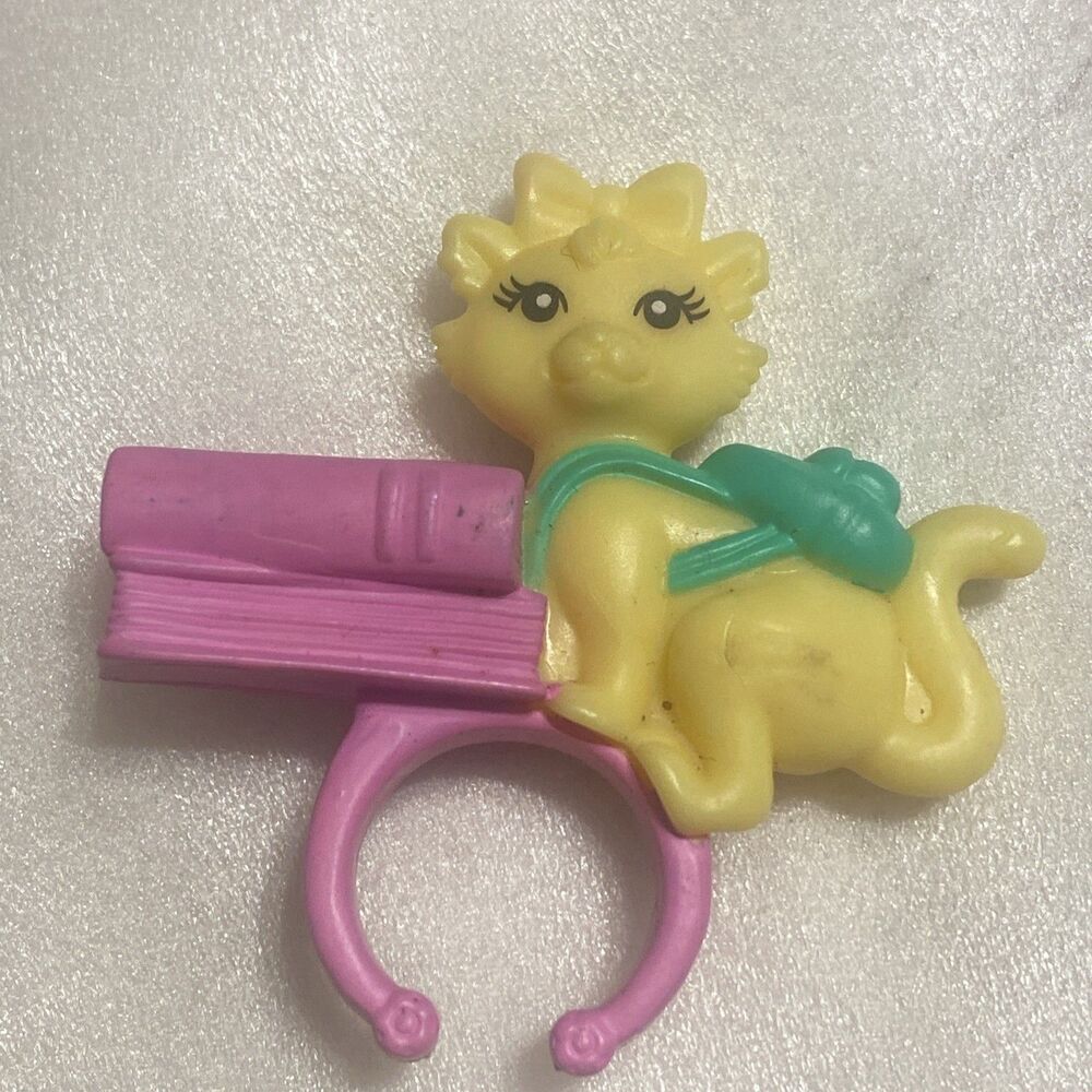 POLLY POCKET 2008 McDonalds Mattel School Kitty Cat w Books Plastic Ring
